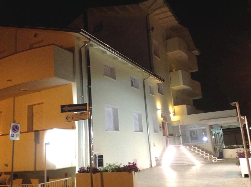 Hr Vapore Gatteo Mare Gatteo a Mare Oda fotoğraf